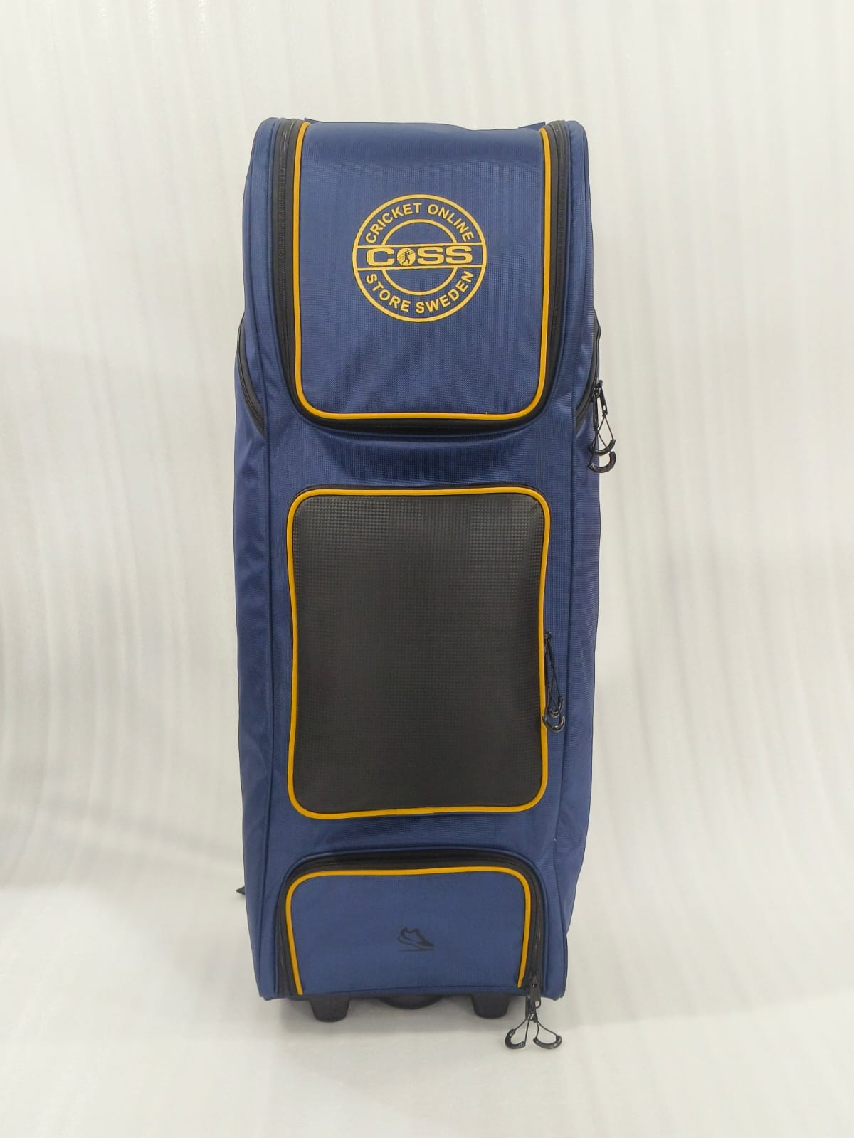 COSS Duffle With Wheelie Kit Bag