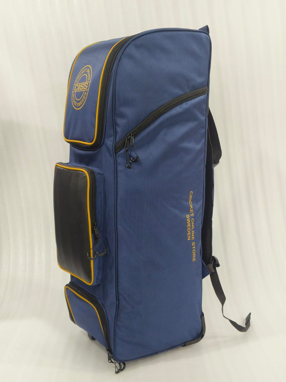 COSS Duffle With Wheelie Kit Bag