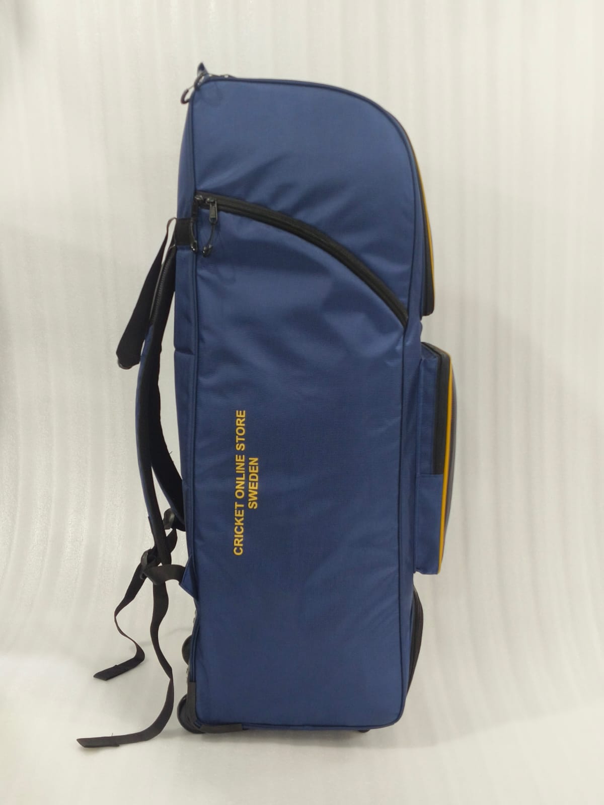 COSS Duffle With Wheelie Kit Bag