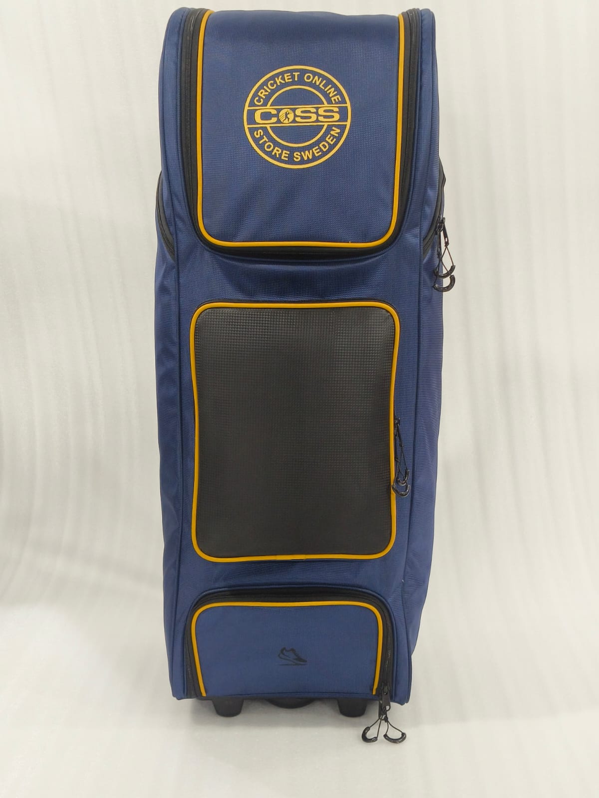 COSS Duffle With Wheelie Kit Bag